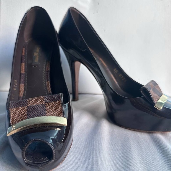 Louis Vuitton Patent leather heels 35 1/2 - Picture 2 of 9